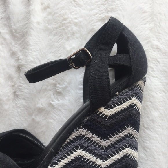 Top Moda Chevron Wedges - Picture 4 of 8